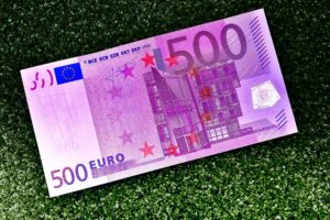Lire la suite à propos de l’article Billet de 500 euros en France : est-il vraiment interdit ?