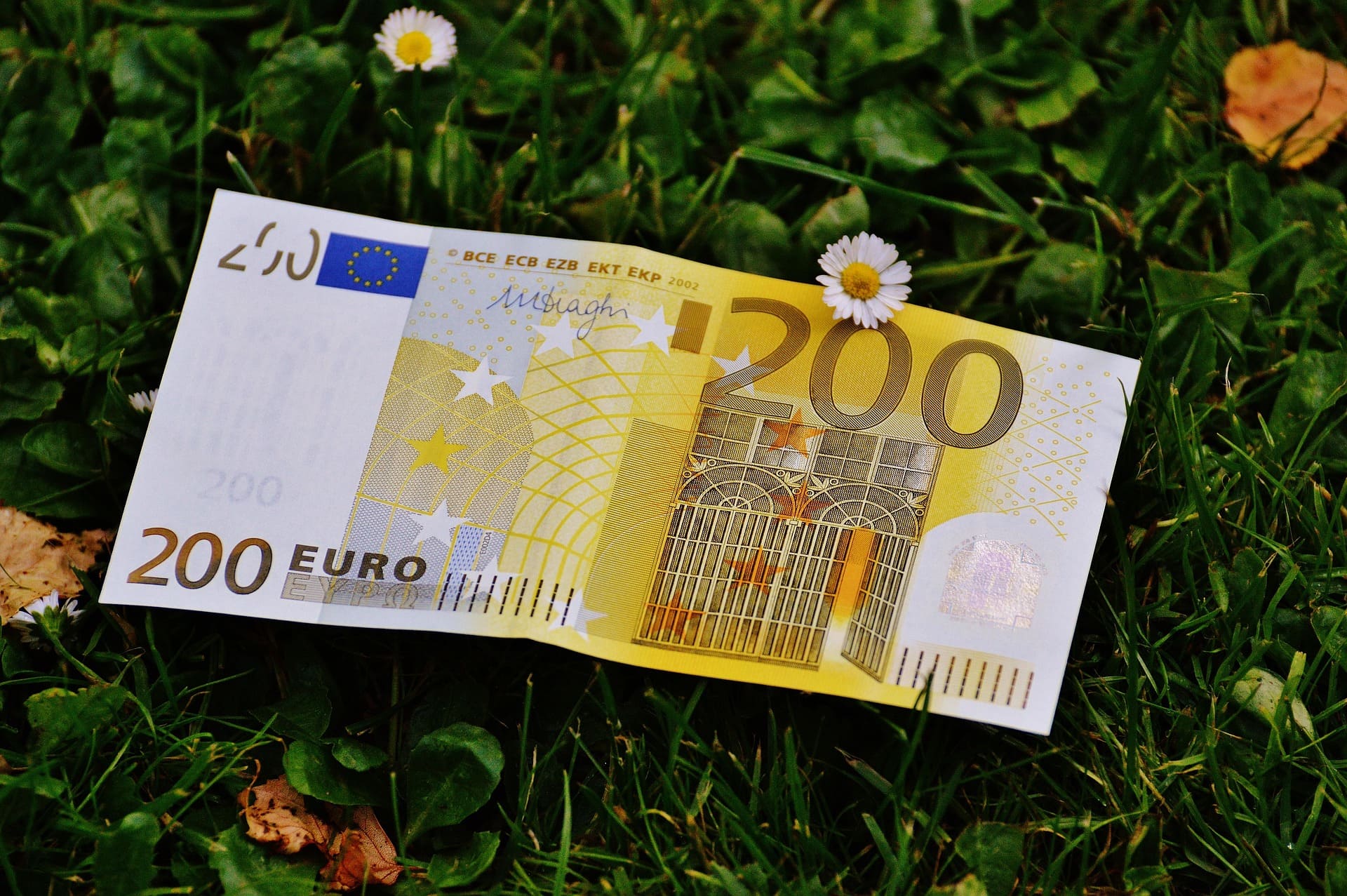 Lire la suite à propos de l’article Le billet de 200 euros va-t-il être interdit en France?